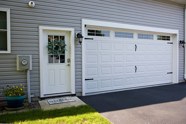 24/7 Emergency Garage Door Panel Replacement experts in Konawa, OK